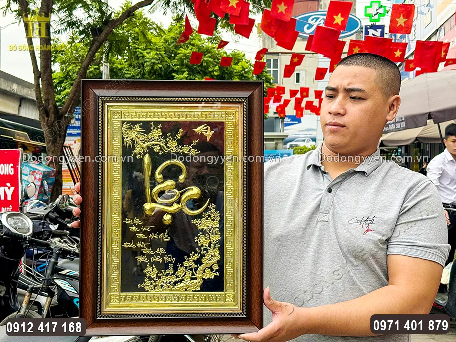 Từng họa tiết hoa văn được chăm ch&uacute;t tỉ mỉ
